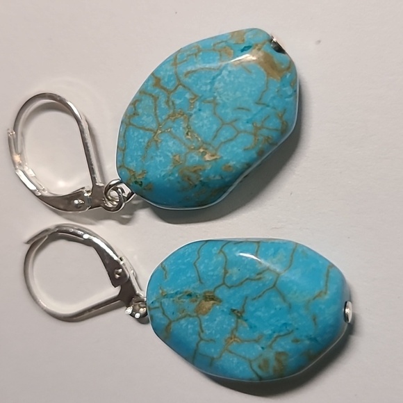 Handcrafted Earrings of Howlite and Silverplate Leverback - Picture 1 of 4